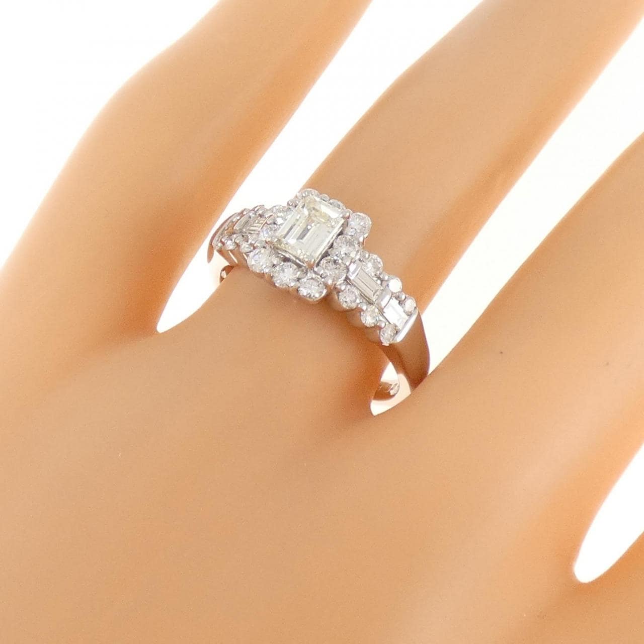 K18WG ダイヤモンド リング 0.39CT