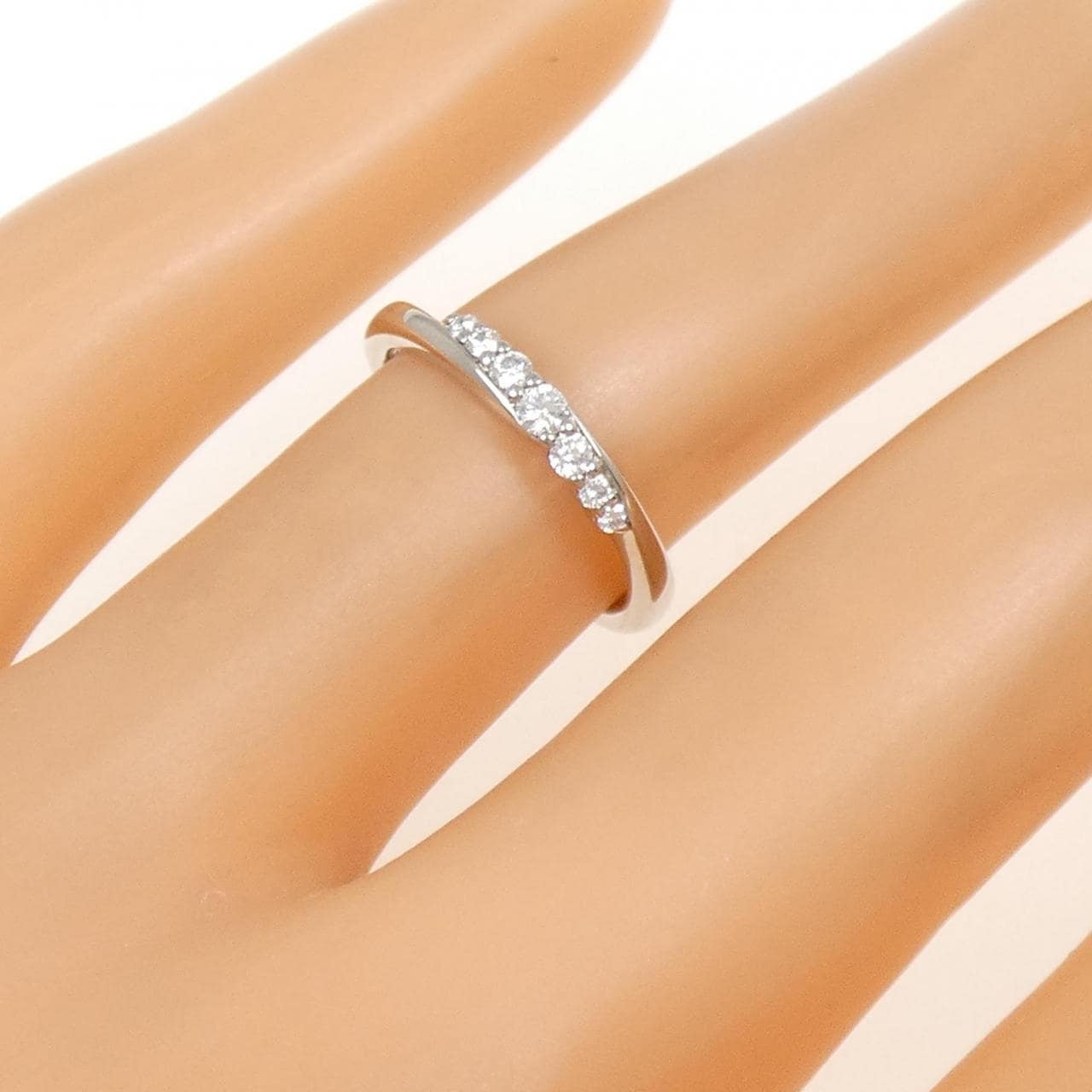 Lazare Diamond Diamond Ring 0.10CT