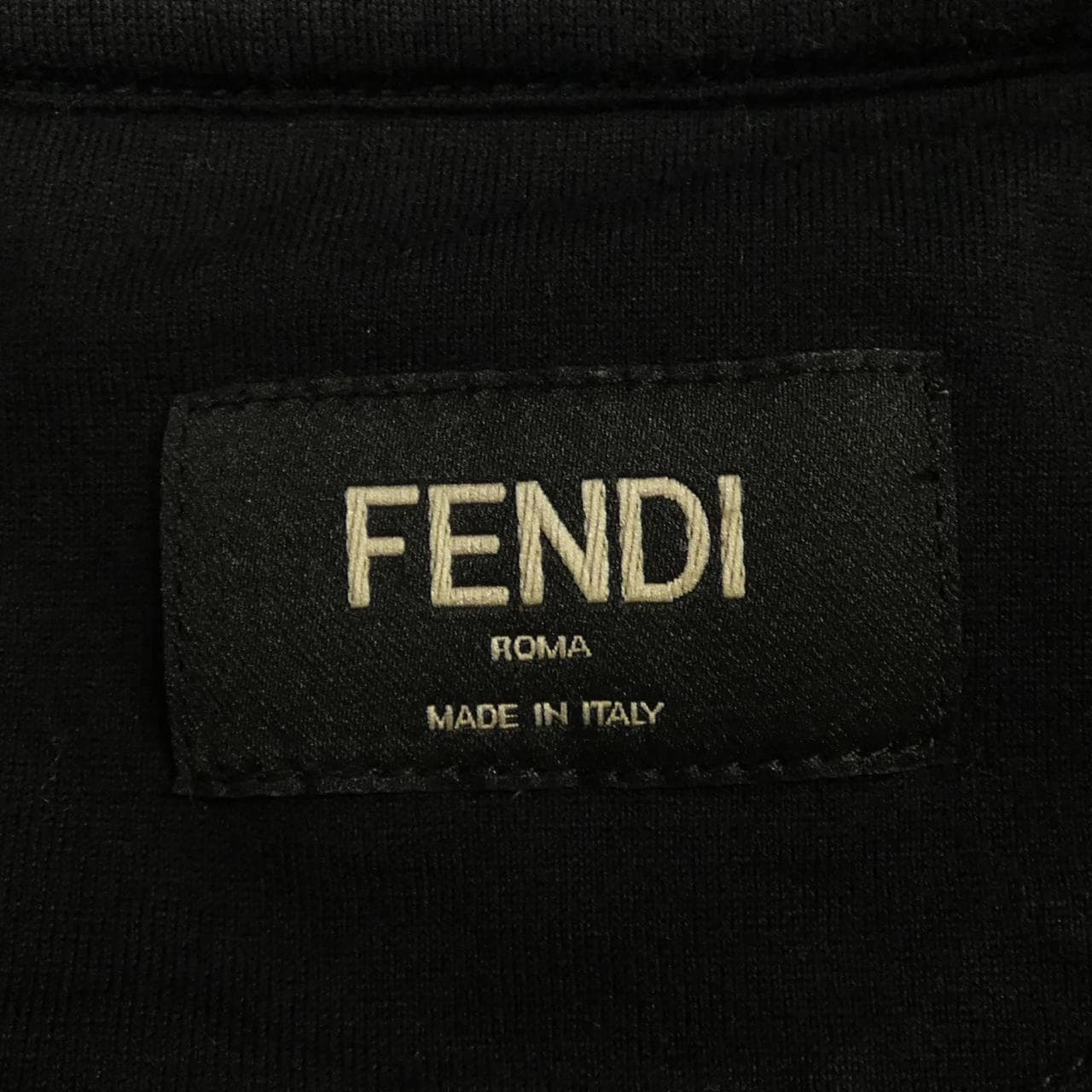 フェンディ FENDI FY0682 O9K Tシャツ
