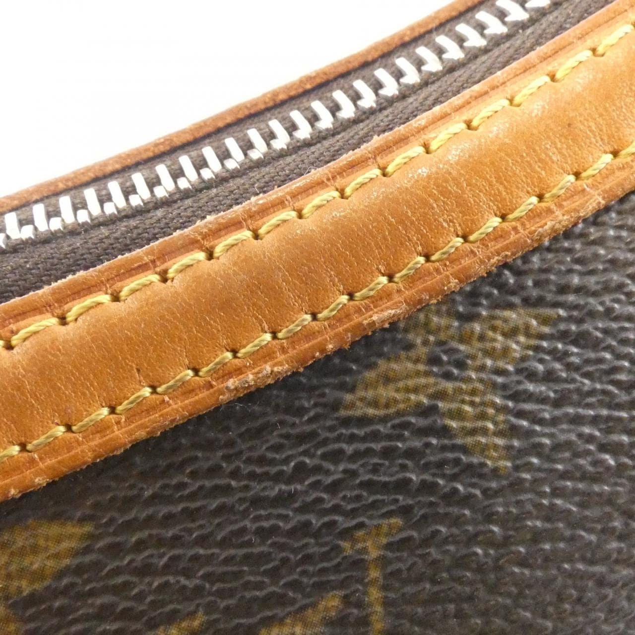 ルイヴィトン モノグラム トゥラム GM M40075 ショルダーバッグ