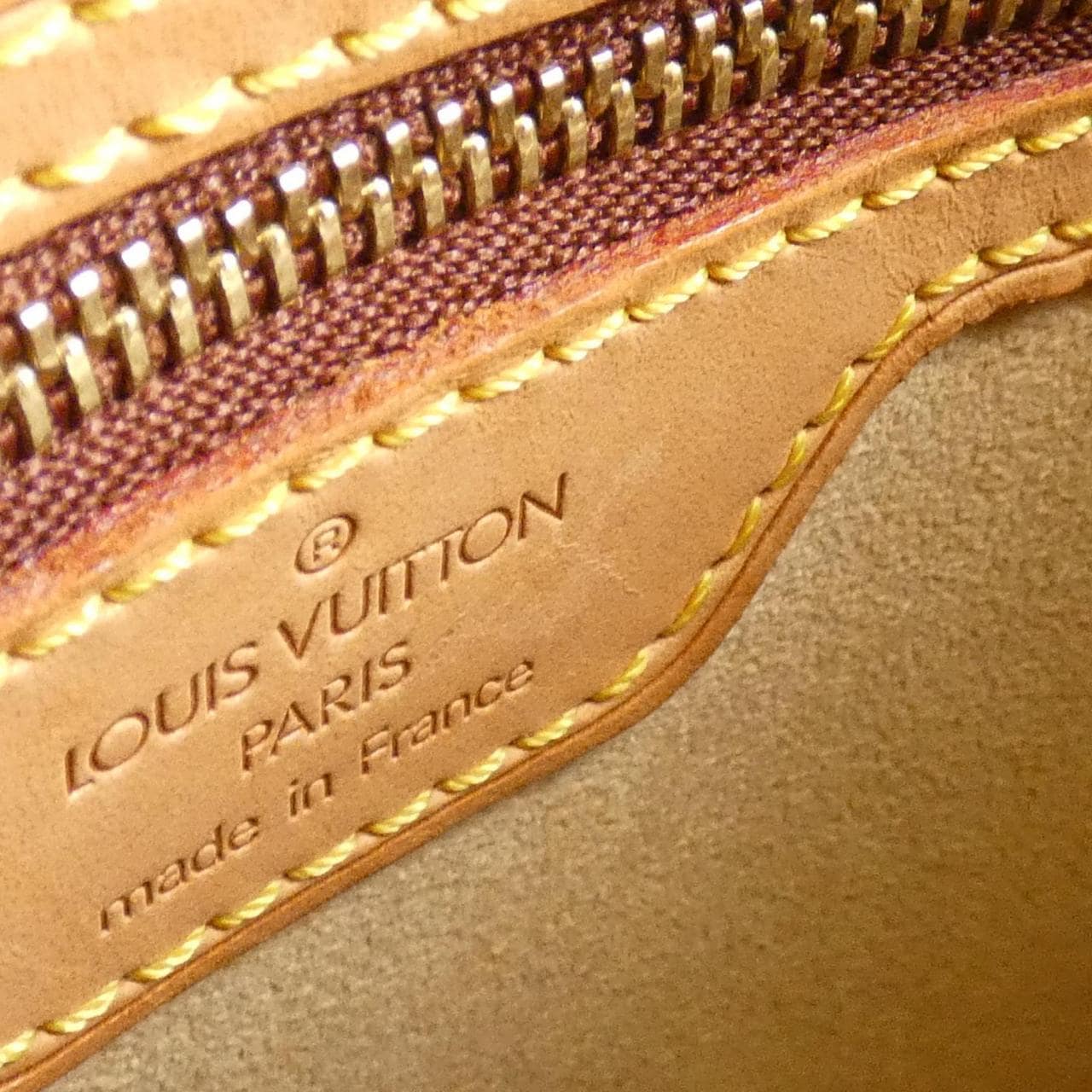LOUIS VUITTON Monogram Loop 中号 M51146 单肩包