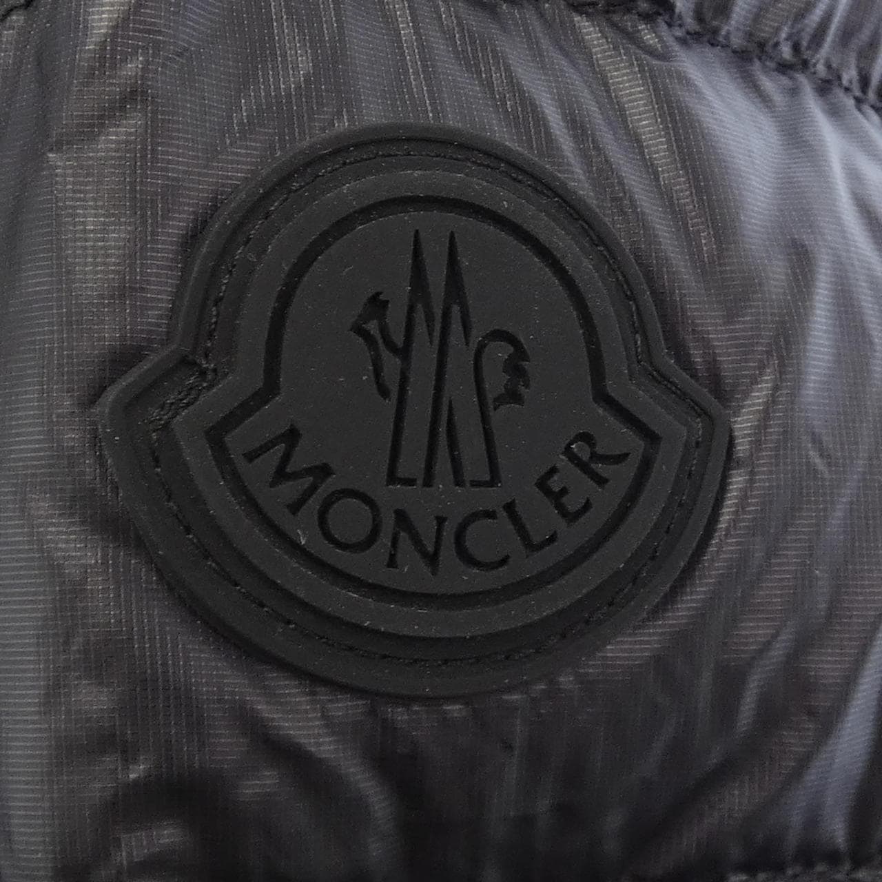 モンクレール MONCLER ダウンジャケット