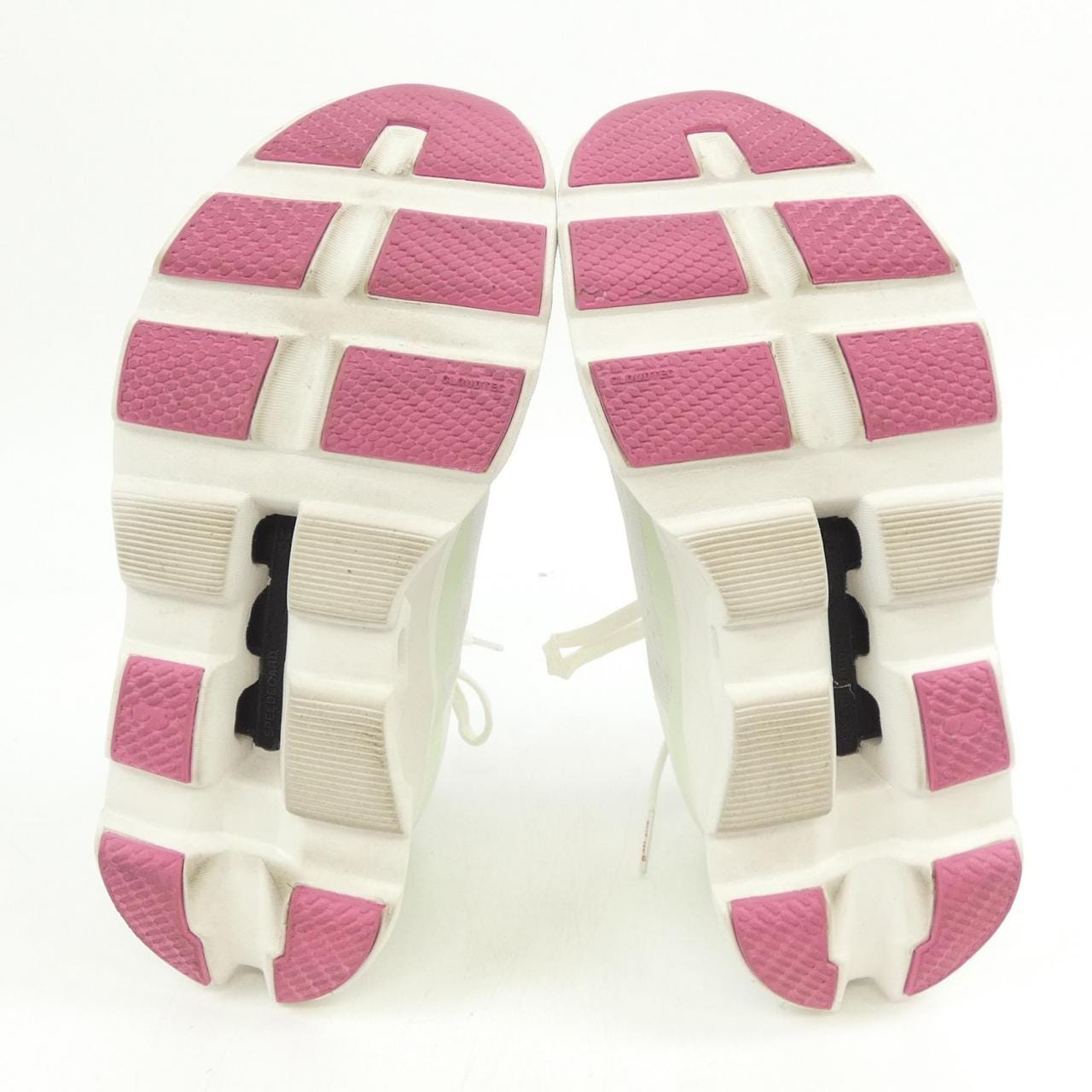 オン On 61.97725 スニーカー