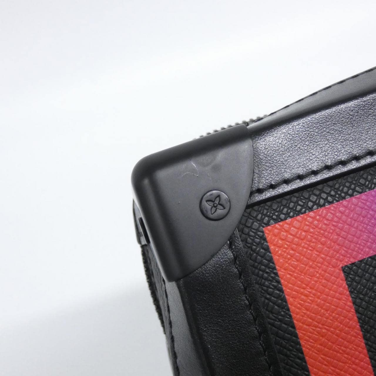 ルイヴィトン タイガ レインボーカラー ソフトトランク M30341 ショルダーバッグ