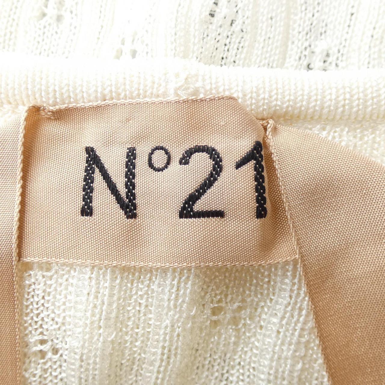 ヌメロヴェントゥーノ N°21 ニット