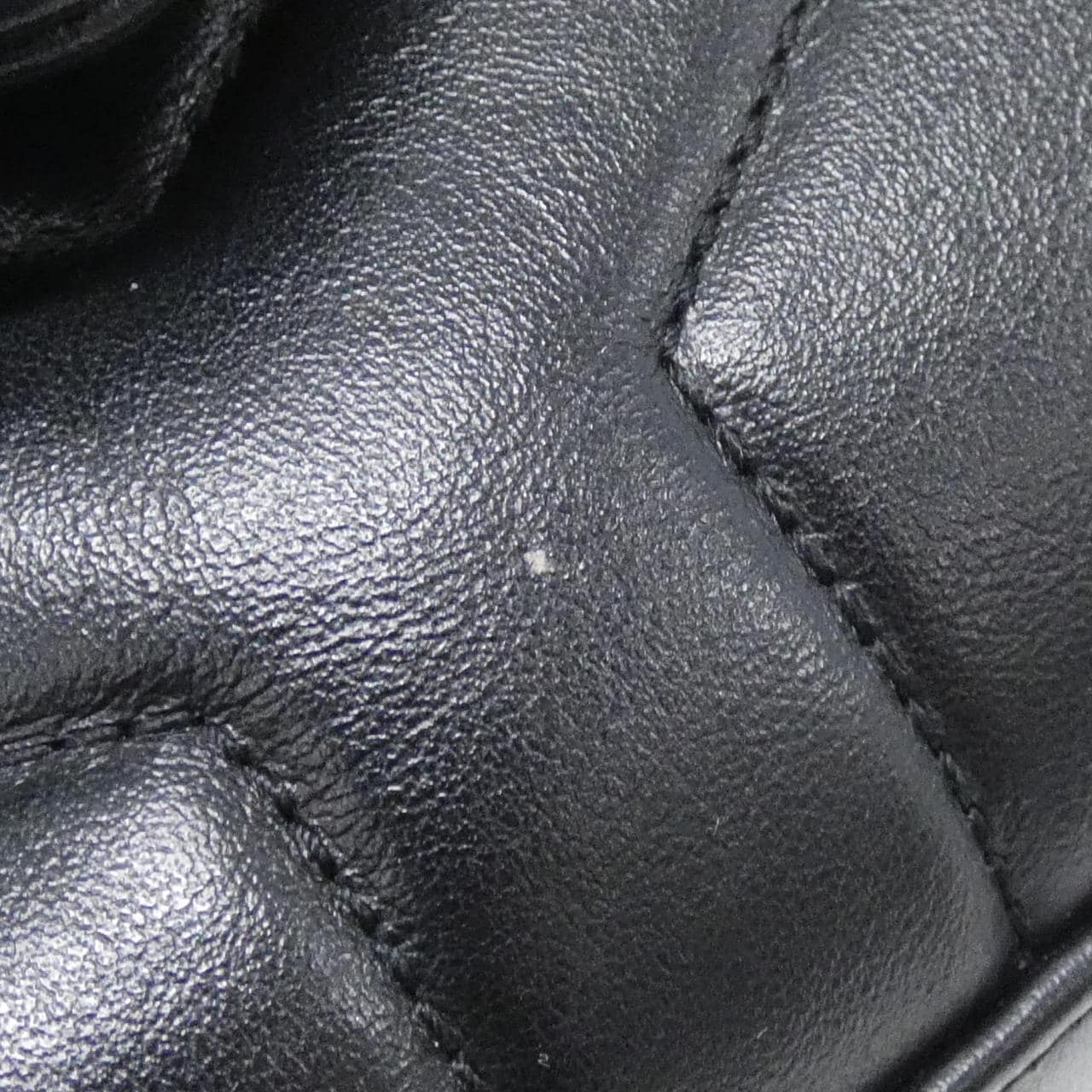 サンローラン ルル トイ バッグ 678401 DV706 ショルダーバッグ