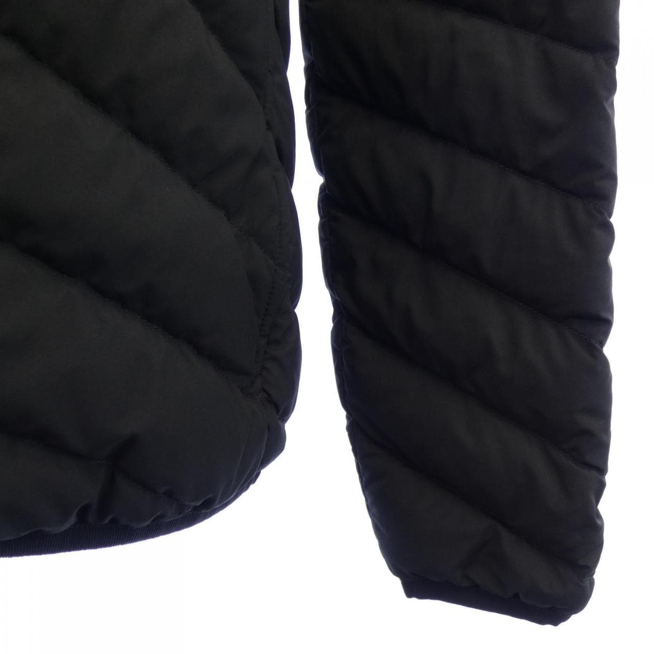 エルメス HERMES カルトゥッシュ クルードセル 4H0168DR ダウンジャケット