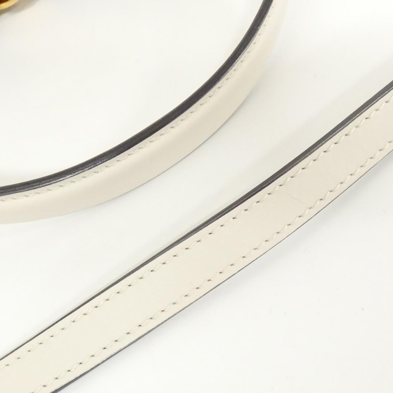 グッチ SYLVIE 431665 CVL1G バッグ