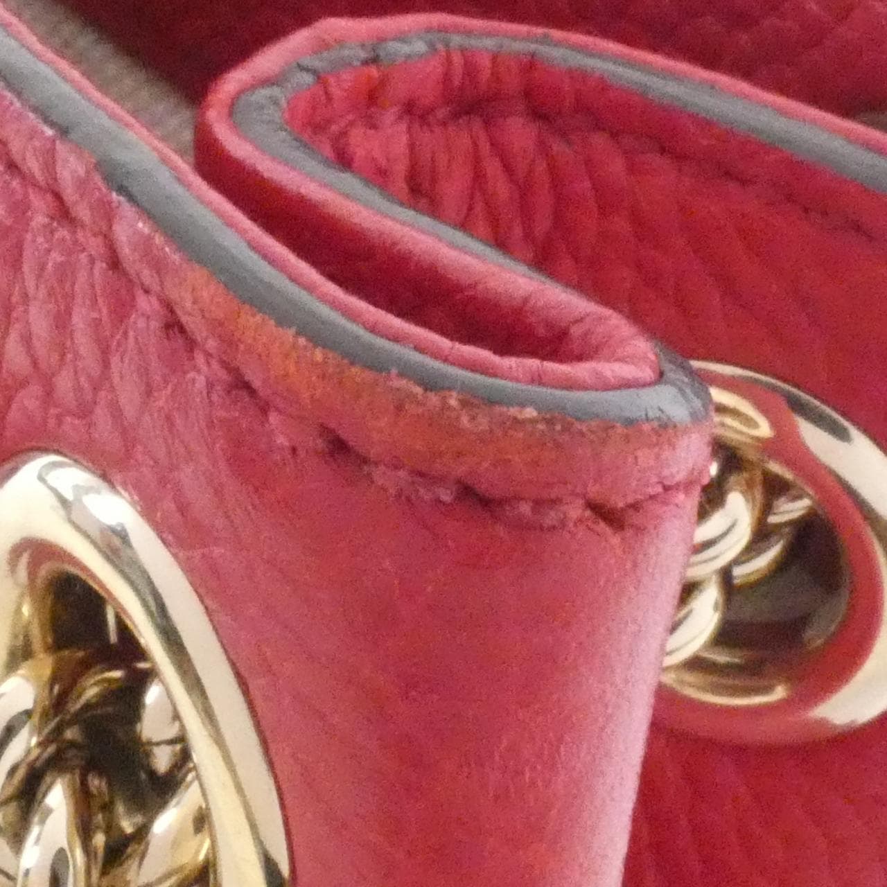 GUCCI 387043 A7M0G单肩包