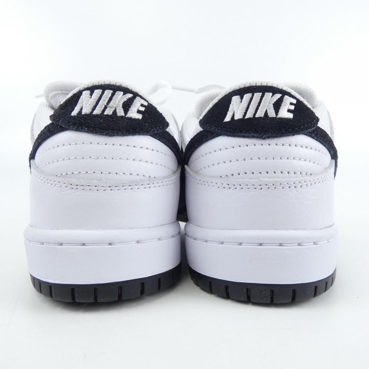 ナイキ NIKE スニーカー