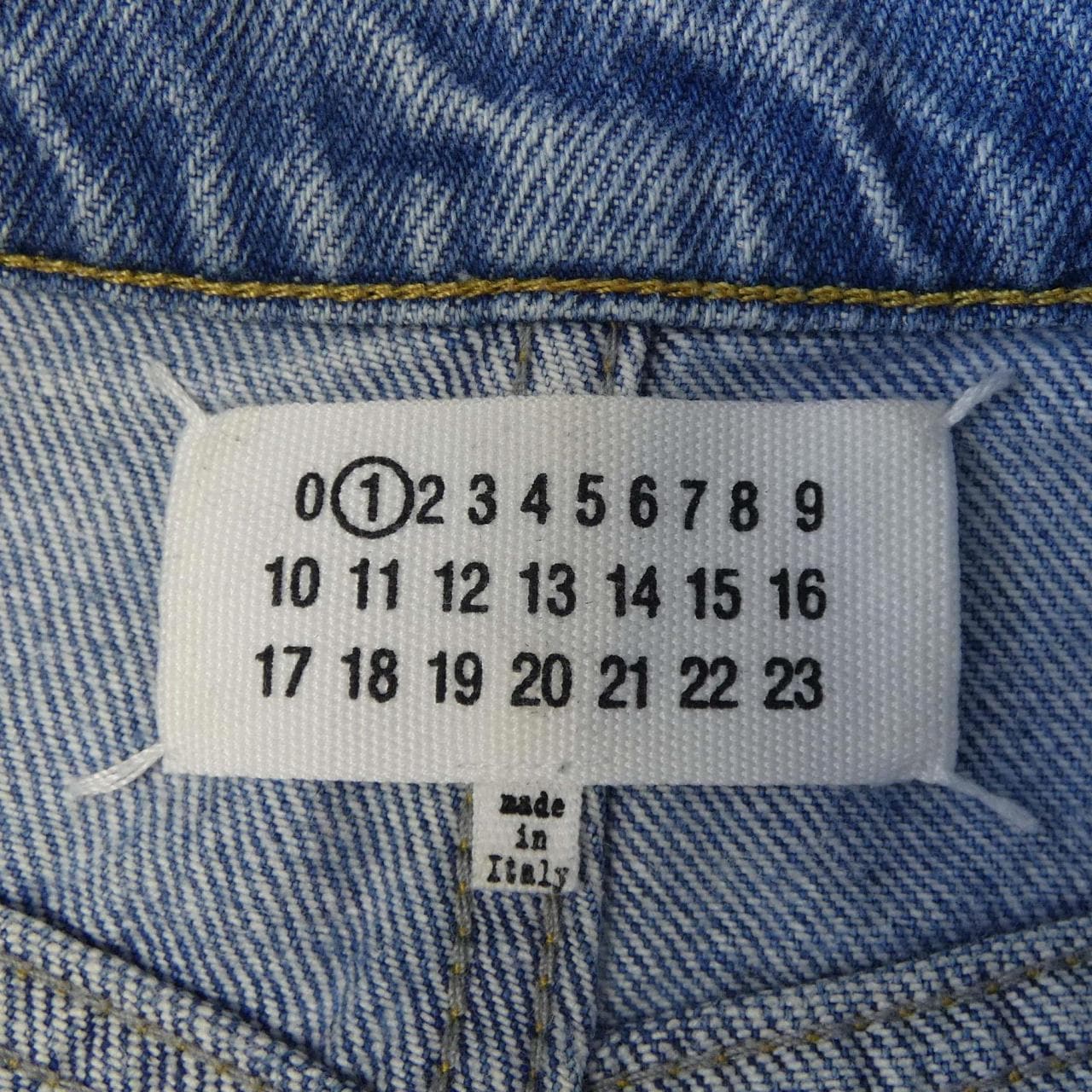 メゾンマルジェラ Maison Margiela スラッシュディテール S51LA0051 ジーンズ