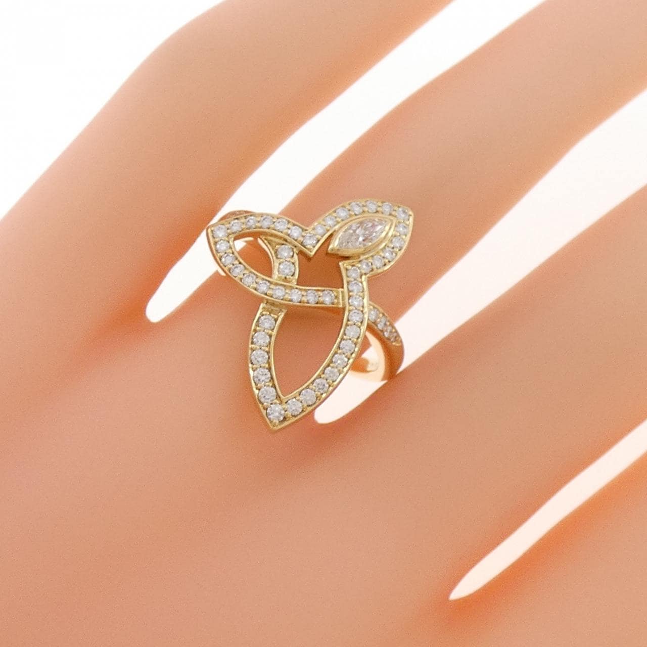 ハリーウィンストン リリークラスター リング