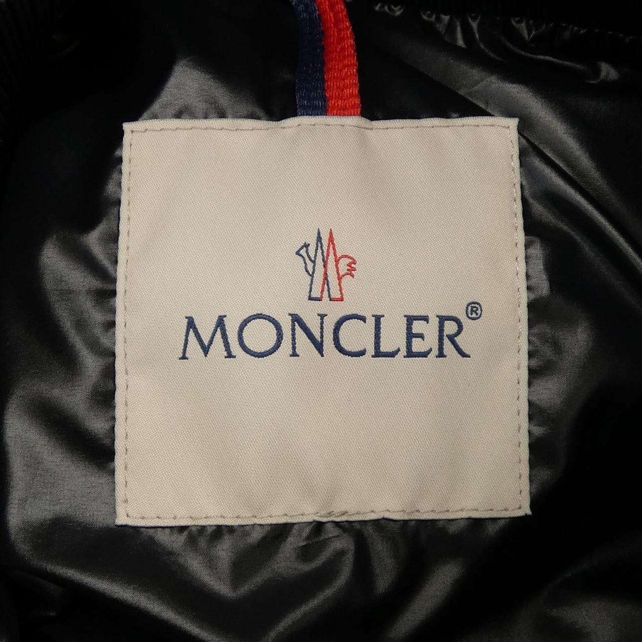 モンクレール MONCLER ダウンジャケット