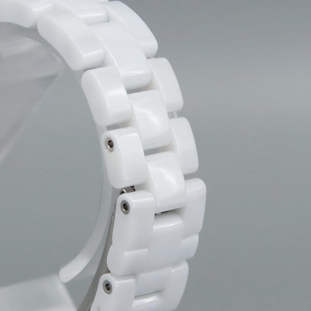 シャネル J12キャリバー12.2 33mmセラミック H5699 セラミック 自動巻