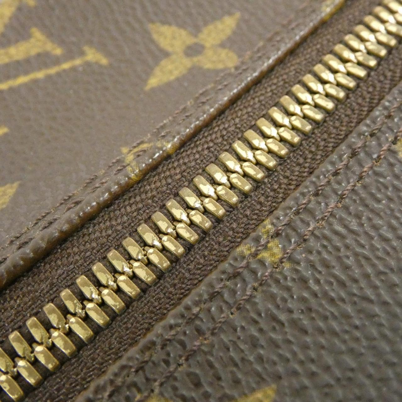 LOUIS VUITTON Monogram City GM M51181 单肩包