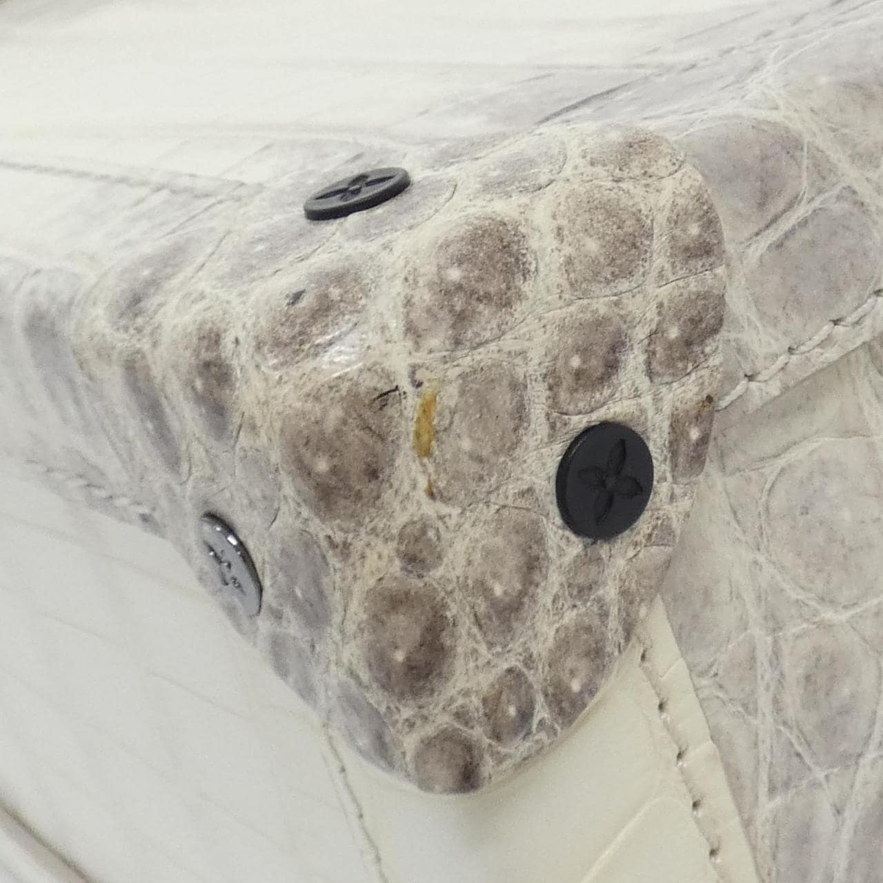 ルイヴィトン エキゾチックレザー ソフトトランク N81851 バッグ
