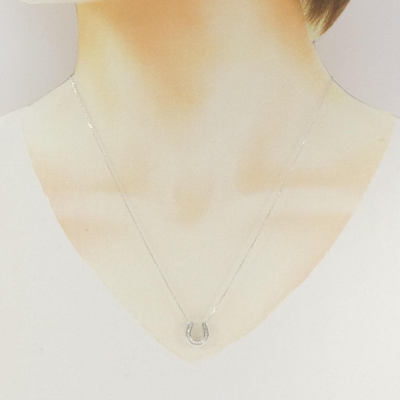 K18WG ホースシュー ダイヤモンド ネックレス 0.11CT