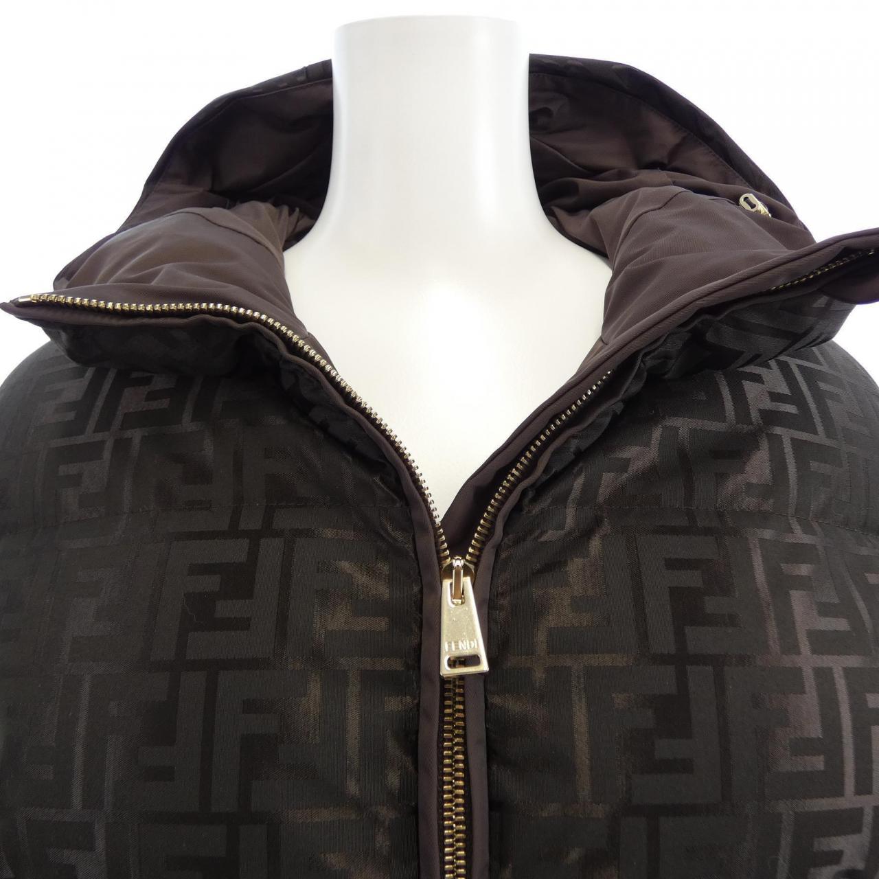 フェンディ FENDI FAN225 AT91 ダウンジャケット