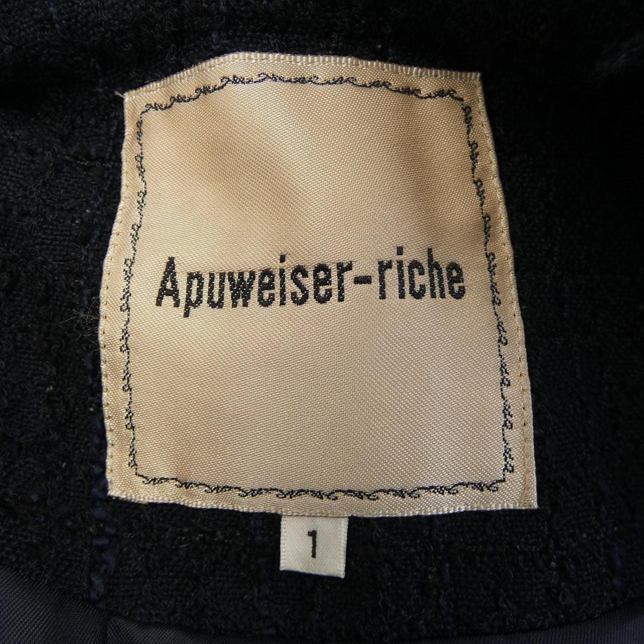Apuweiser-riche jacket