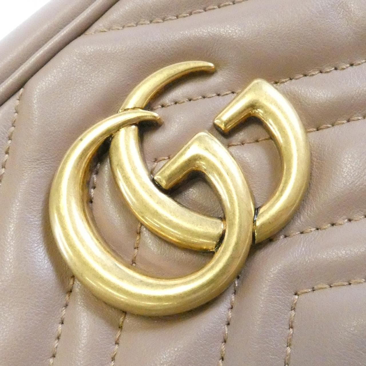 グッチ GG マーモント 447632 DTD1T ショルダーバッグ