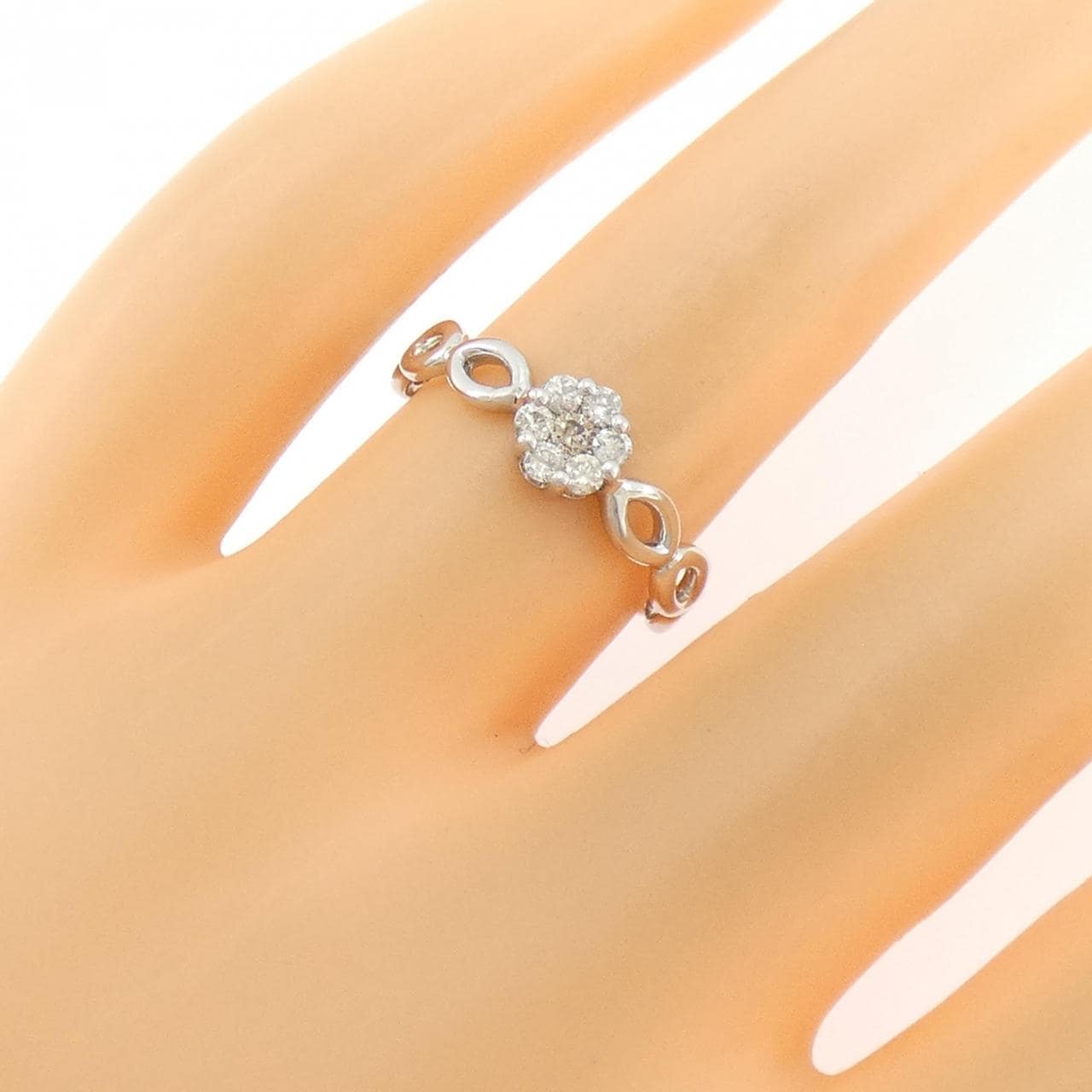 PT900 フラワー ダイヤモンド リング 0.20CT