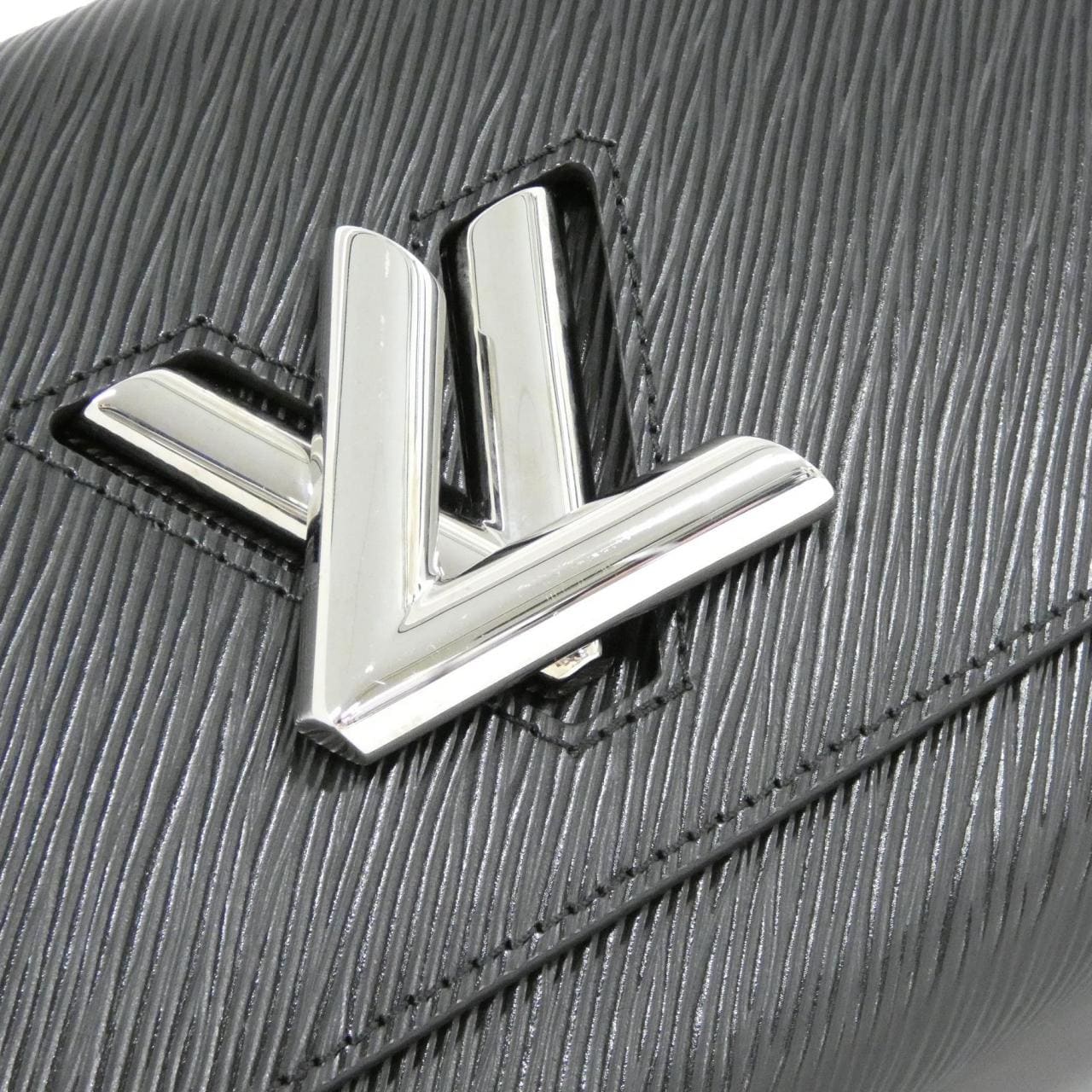 ルイヴィトン エピ ツイスト MM M50282 ショルダーバッグ