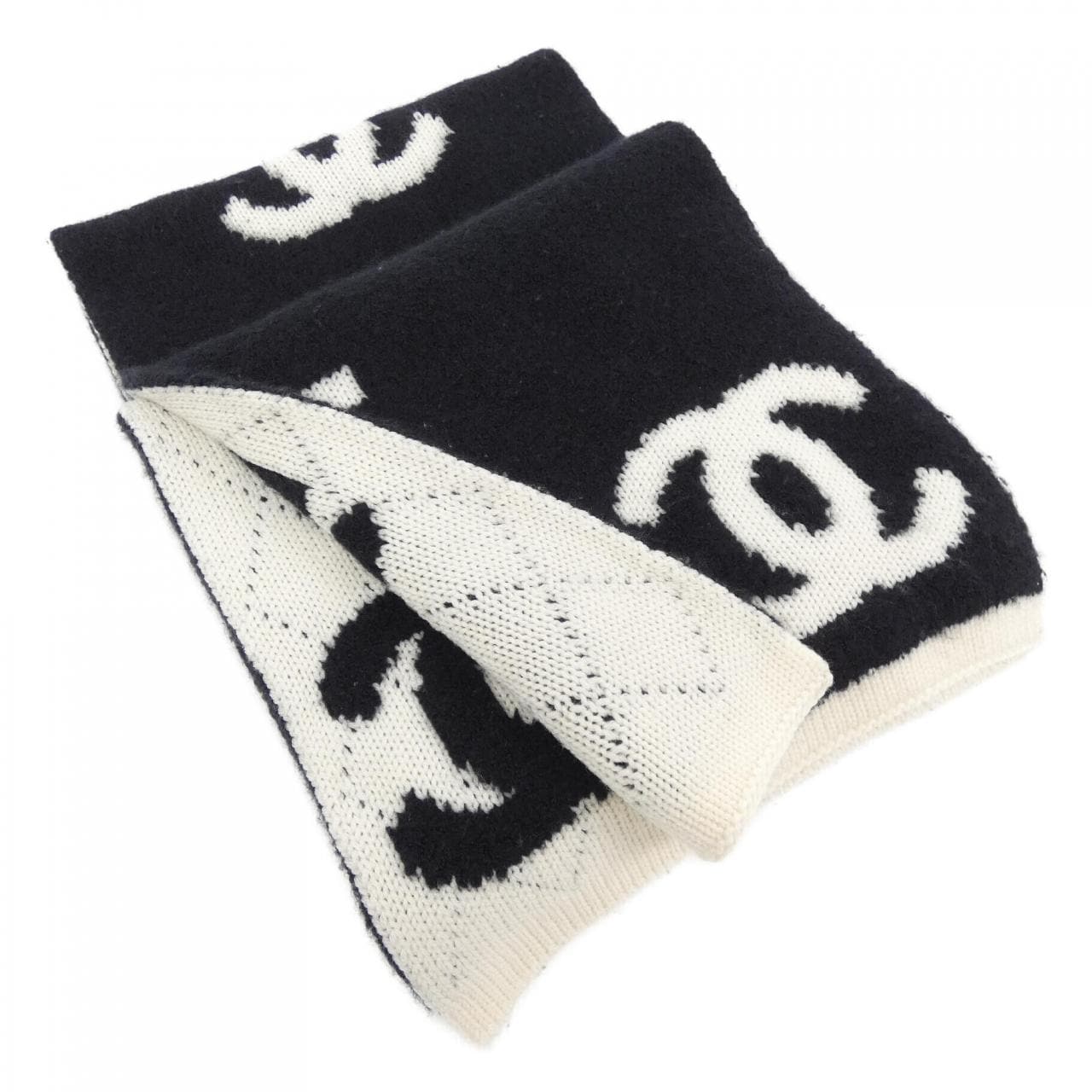 CHANEL MUFFLER