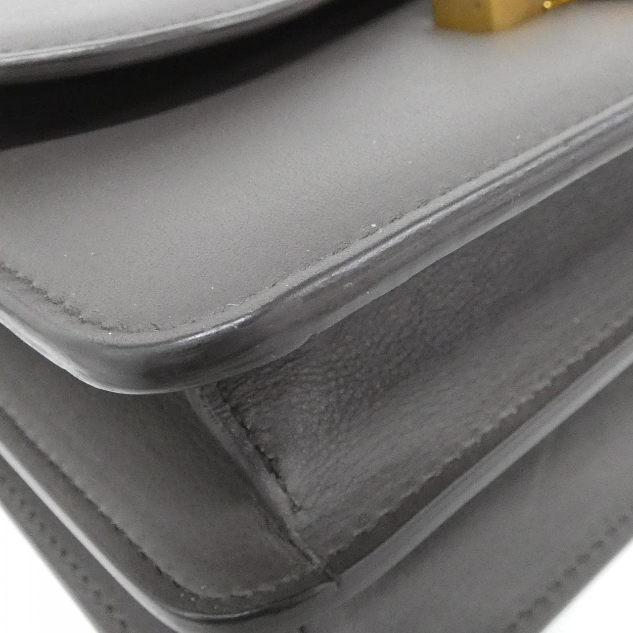 サルヴァトーレフェラガモ 21 H321 ショルダーバッグ