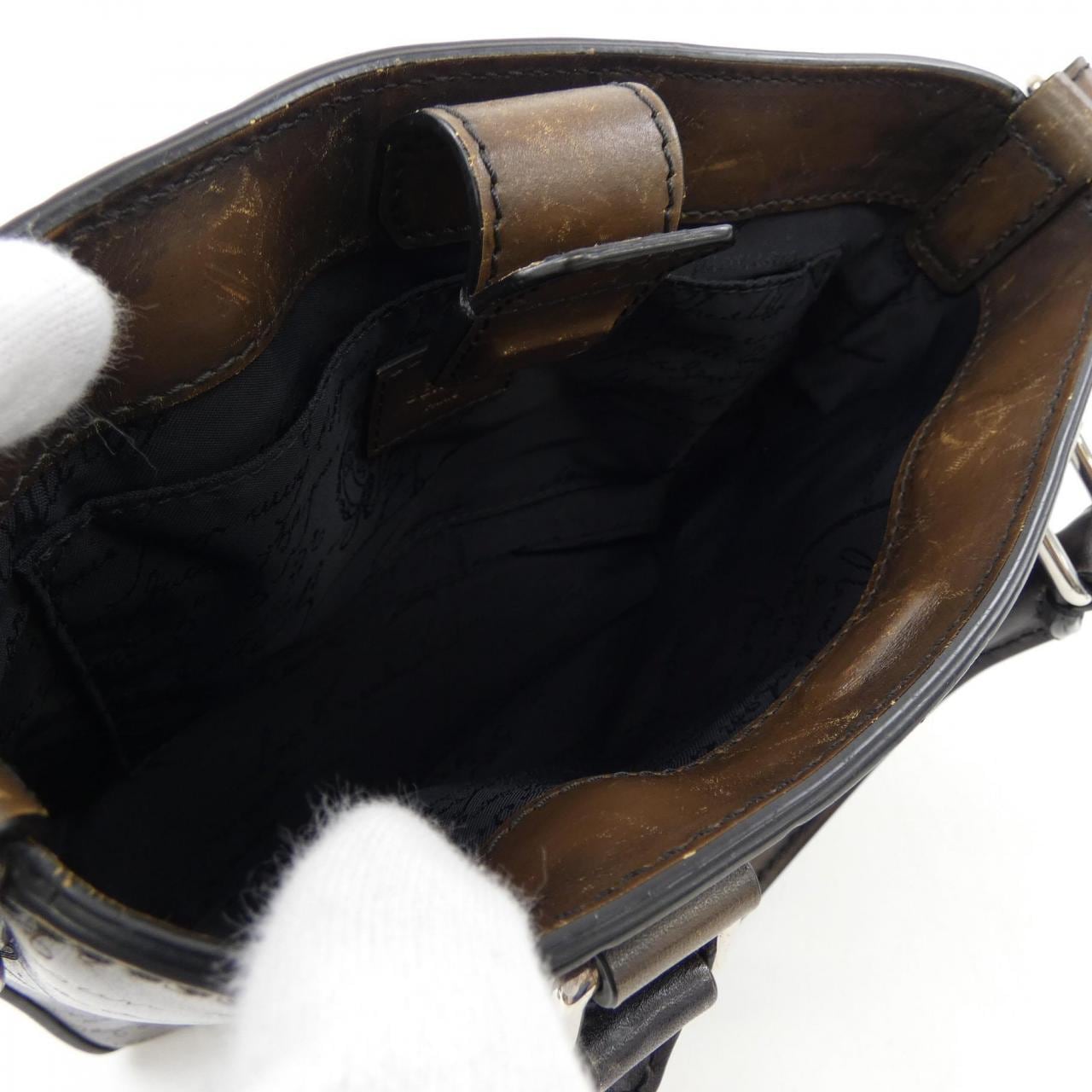 ベルルッティ Berluti トゥジュールガリバースクリットレザー BAG