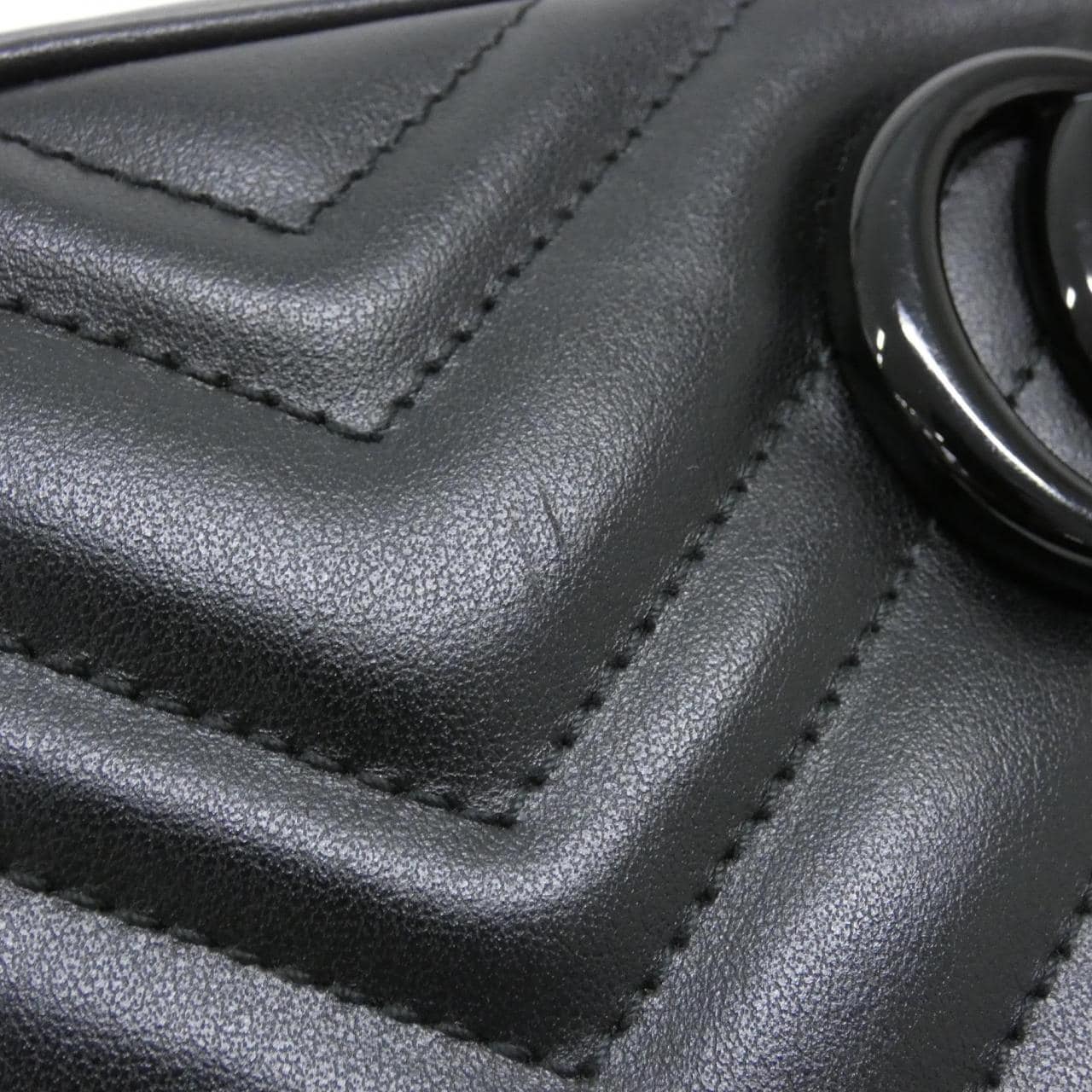 グッチ GG MARMONT 447632 DTDHV ショルダーバッグ