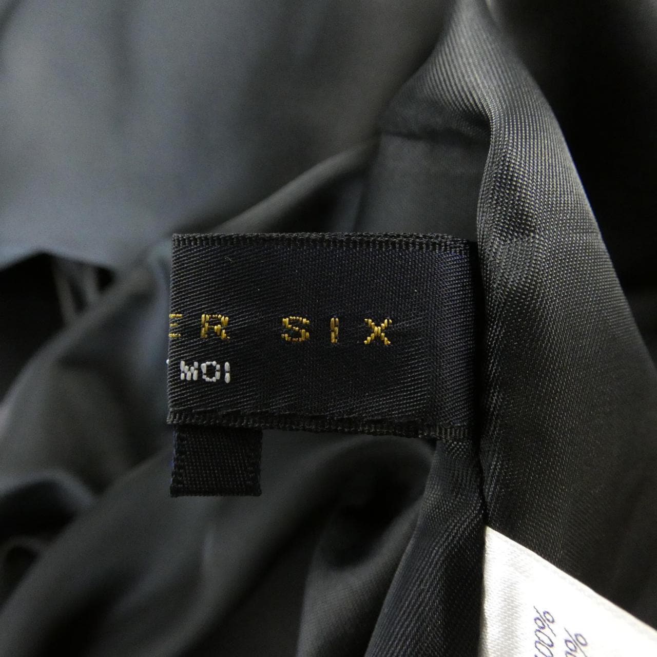 ATELIER SIX コート