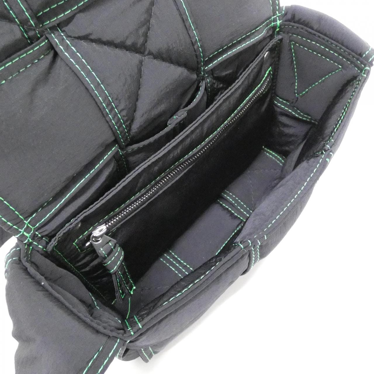 [新品] BOTTEGA VENETA小号卡带 795675 V4GT1 肩背包