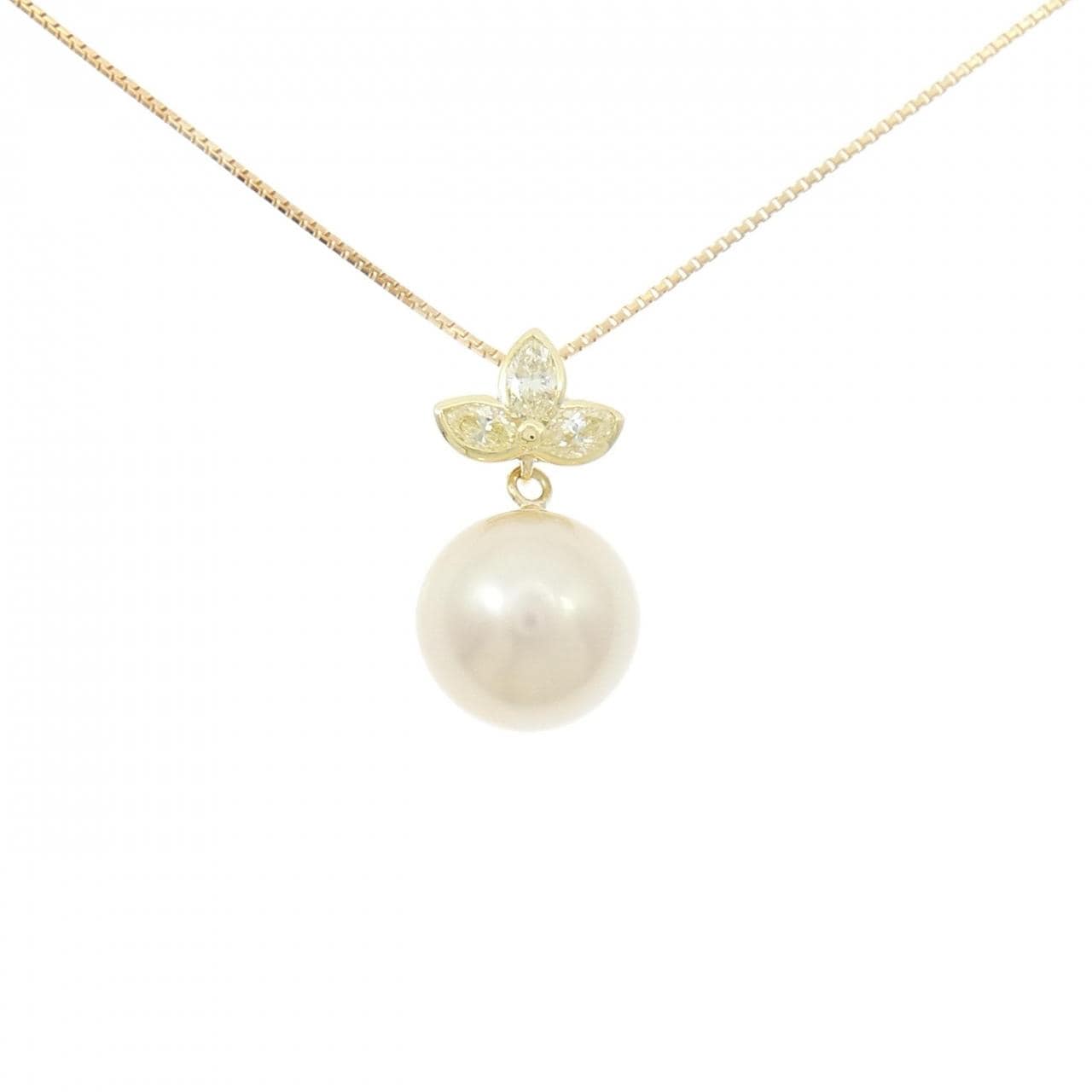 18K白蝶珍珠項鍊，13.8毫米