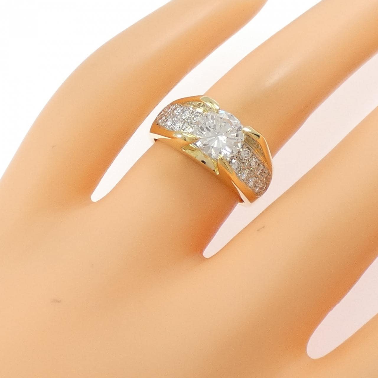 750YG/PT900 ダイヤモンド リング 1.06CT