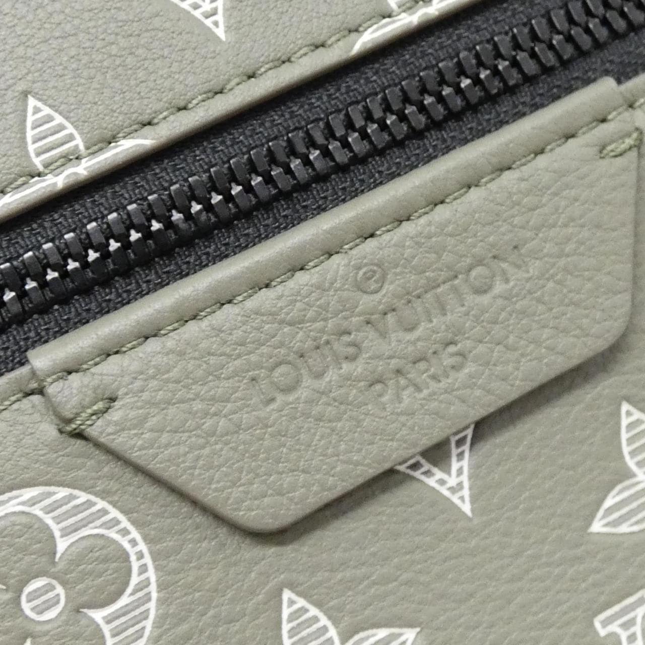 LOUIS VUITTON Monogram Shadow Discovery 背包 PM M12463双肩包