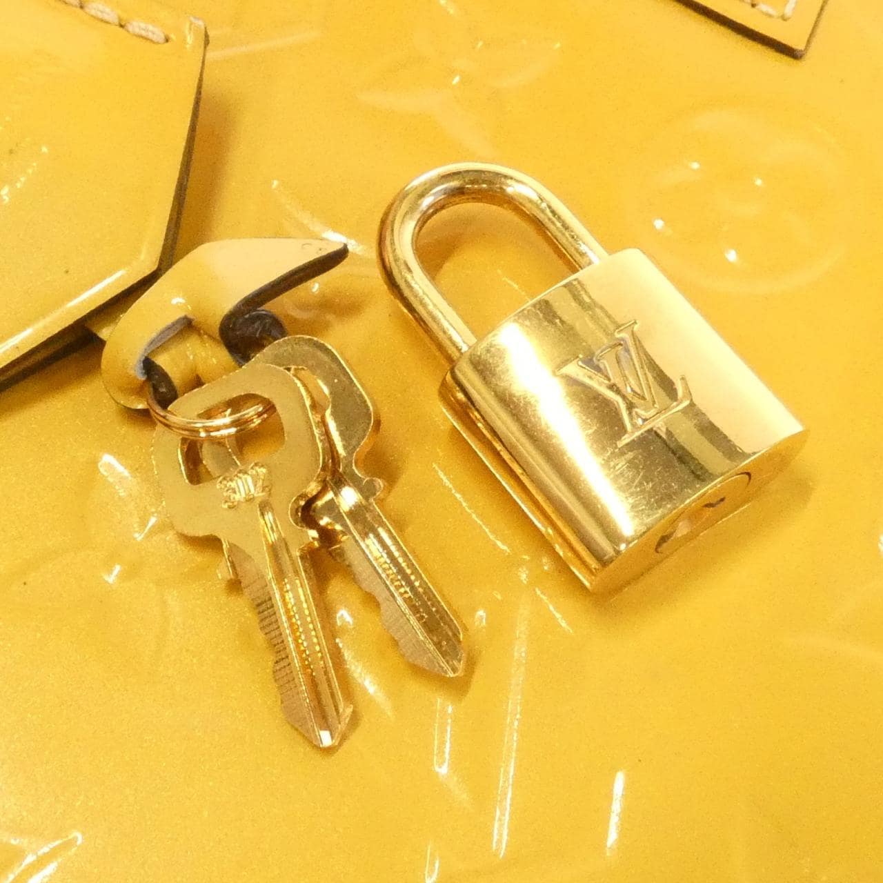 ルイヴィトン ヴェルニ アルマBB M90175 バッグ