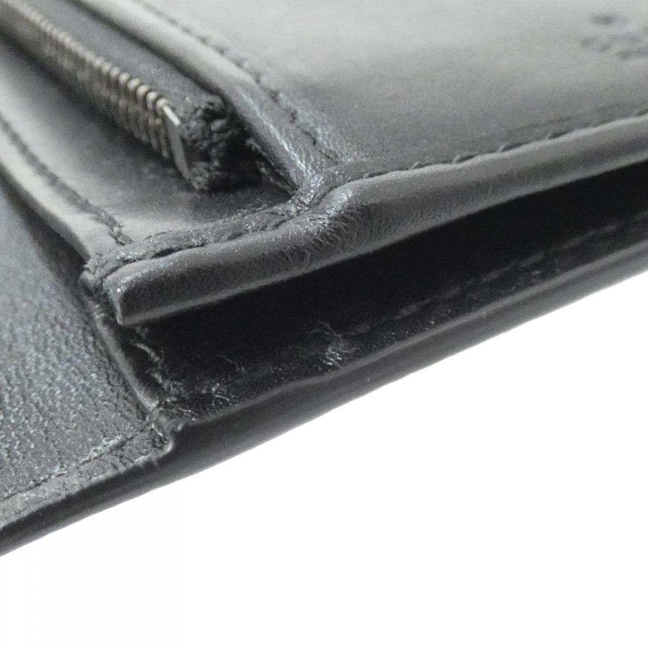 グッチ GG EMBLEM 821213 FAD6M 財布