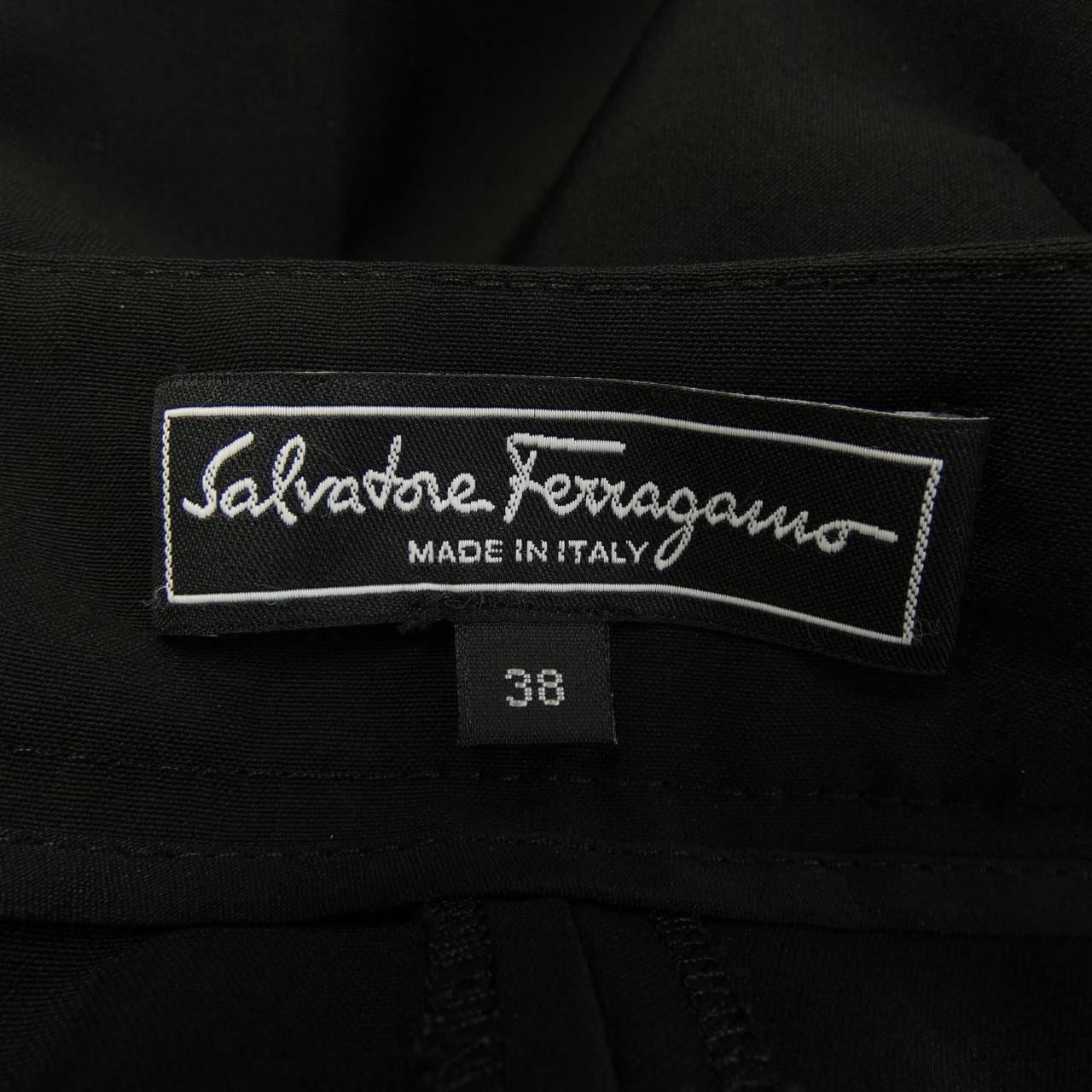 サルヴァトーレフェラガモ SALVATORE FERRAGAMO パンツ