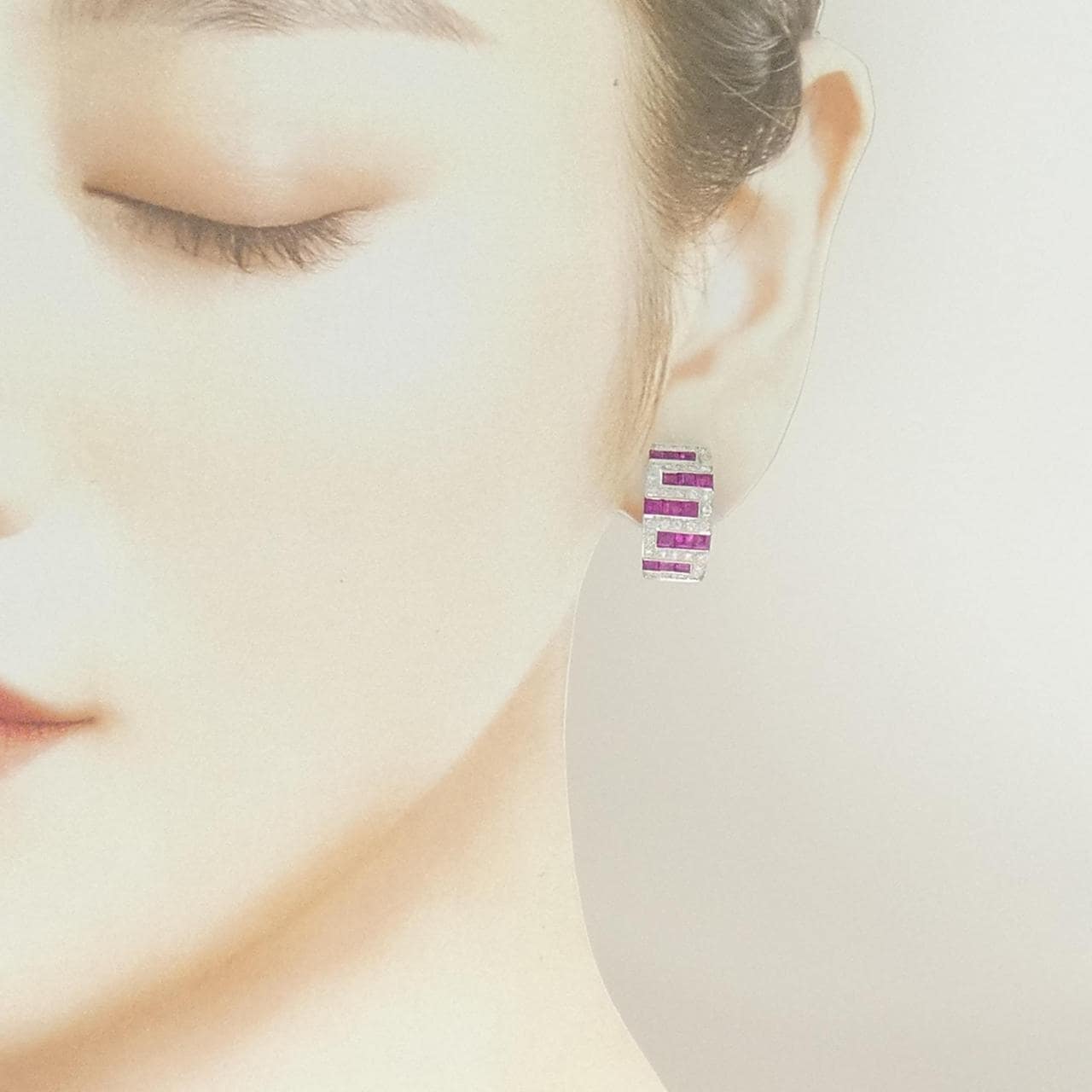 750WG ルビー ピアス/イヤリング 2.72CT