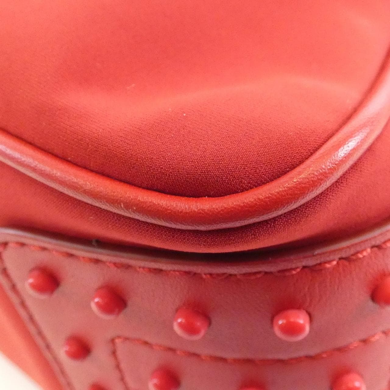 トッズ ハッピーモーメント XBWELBSN100NJ63P00 ショルダーバッグ