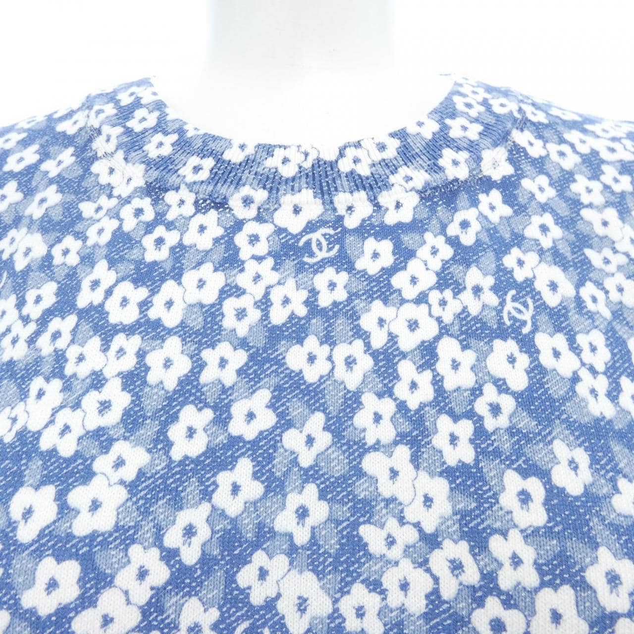CHANEL CHANEL LOOK23 P77924K11270 T-Shirt