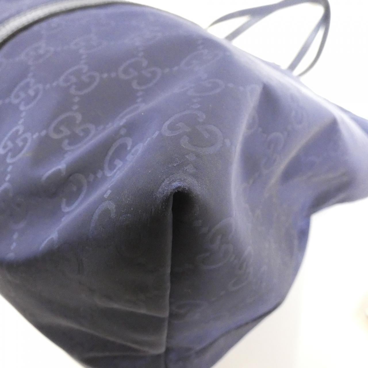 グッチ 387068 KQF1N バッグ