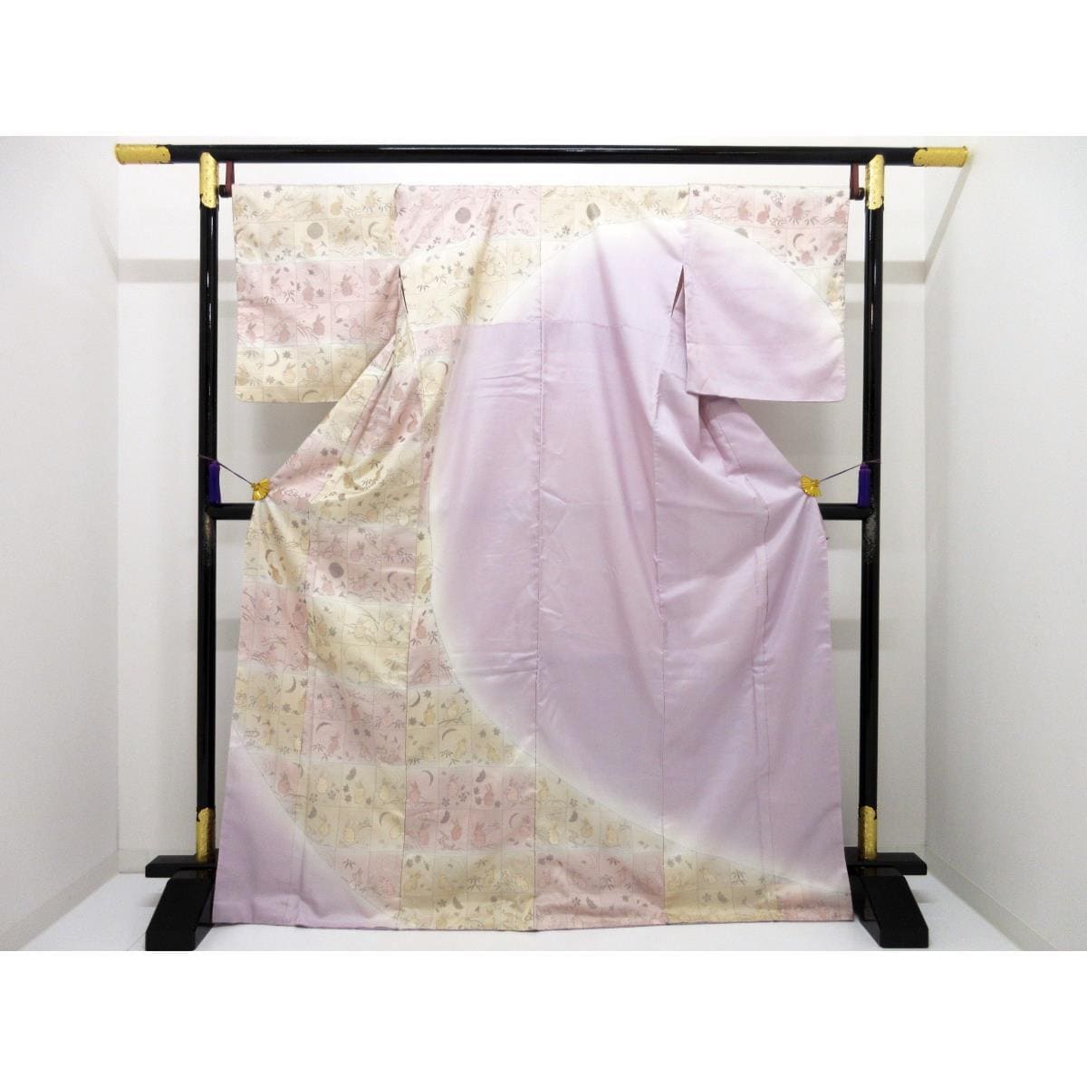 紬【縞大島紬】　刺繍加工ボカシ染