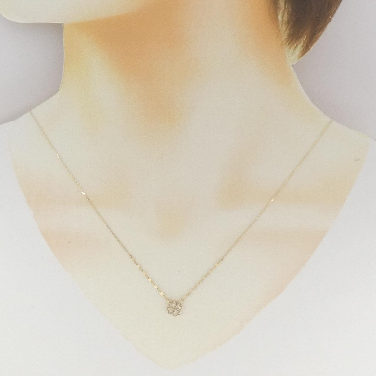 K10YG クローバー ダイヤモンド ネックレス 0.06CT