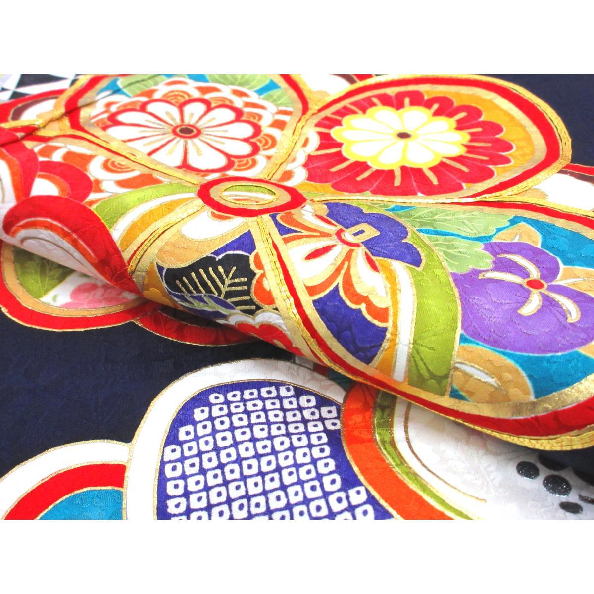 振袖　友禅金彩加工　刺繍入り