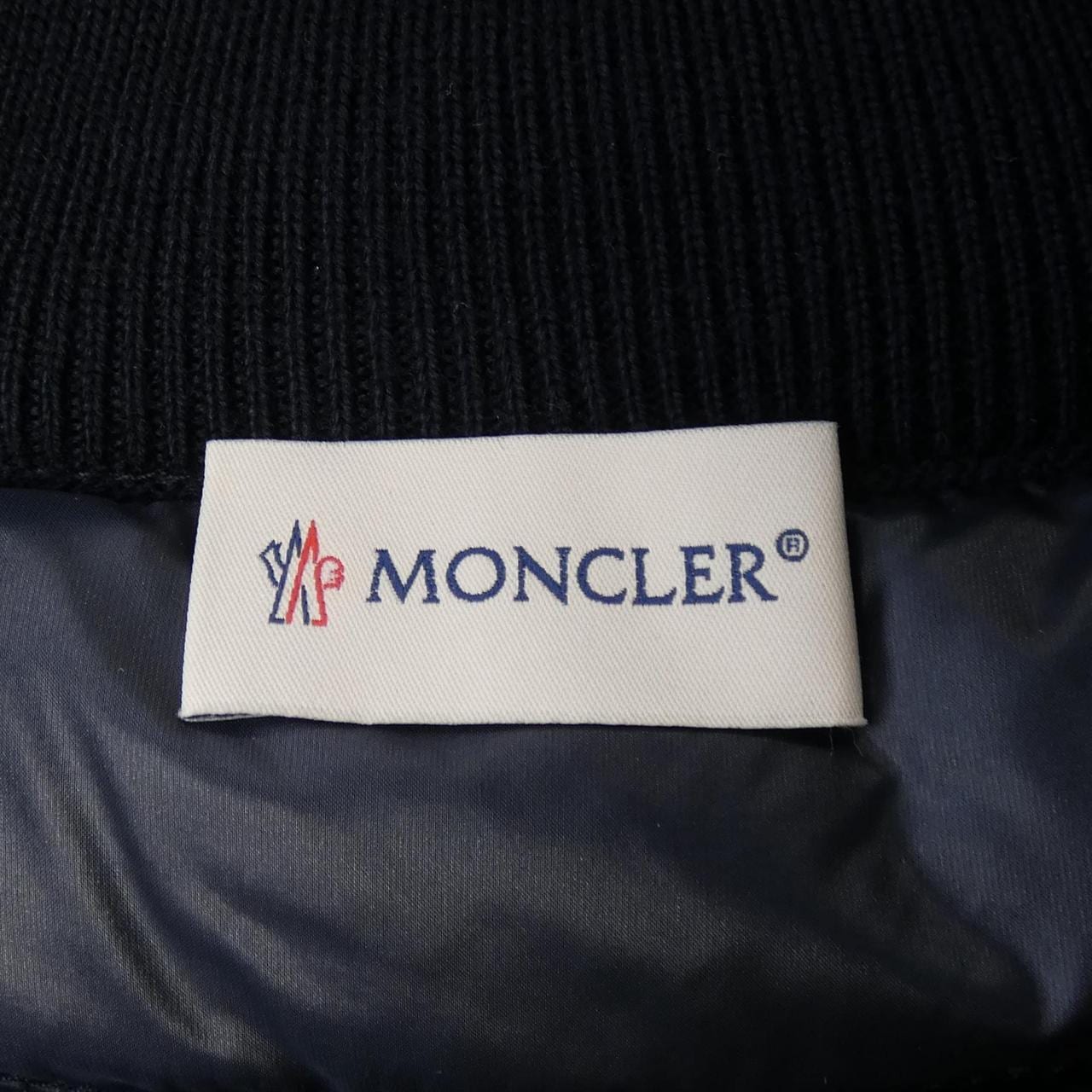 【新品】モンクレール MONCLER K20939B00023 ダウンジャケット