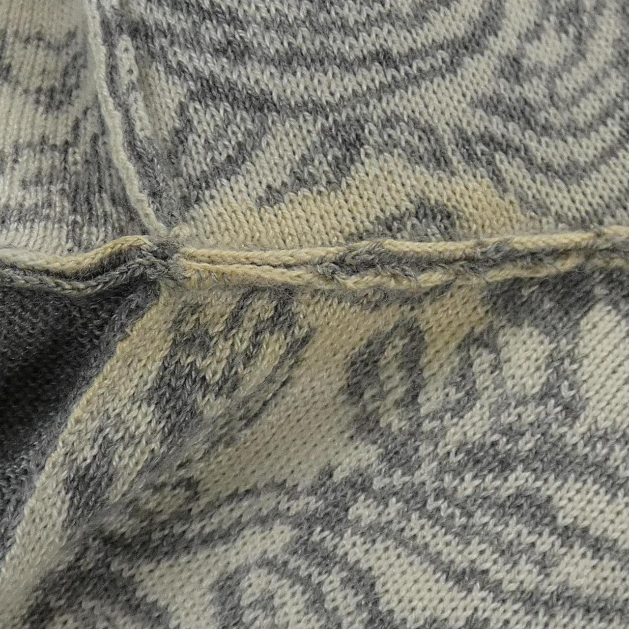 エルメス HERMES JUNGLE LOVE *97-7700. ニット