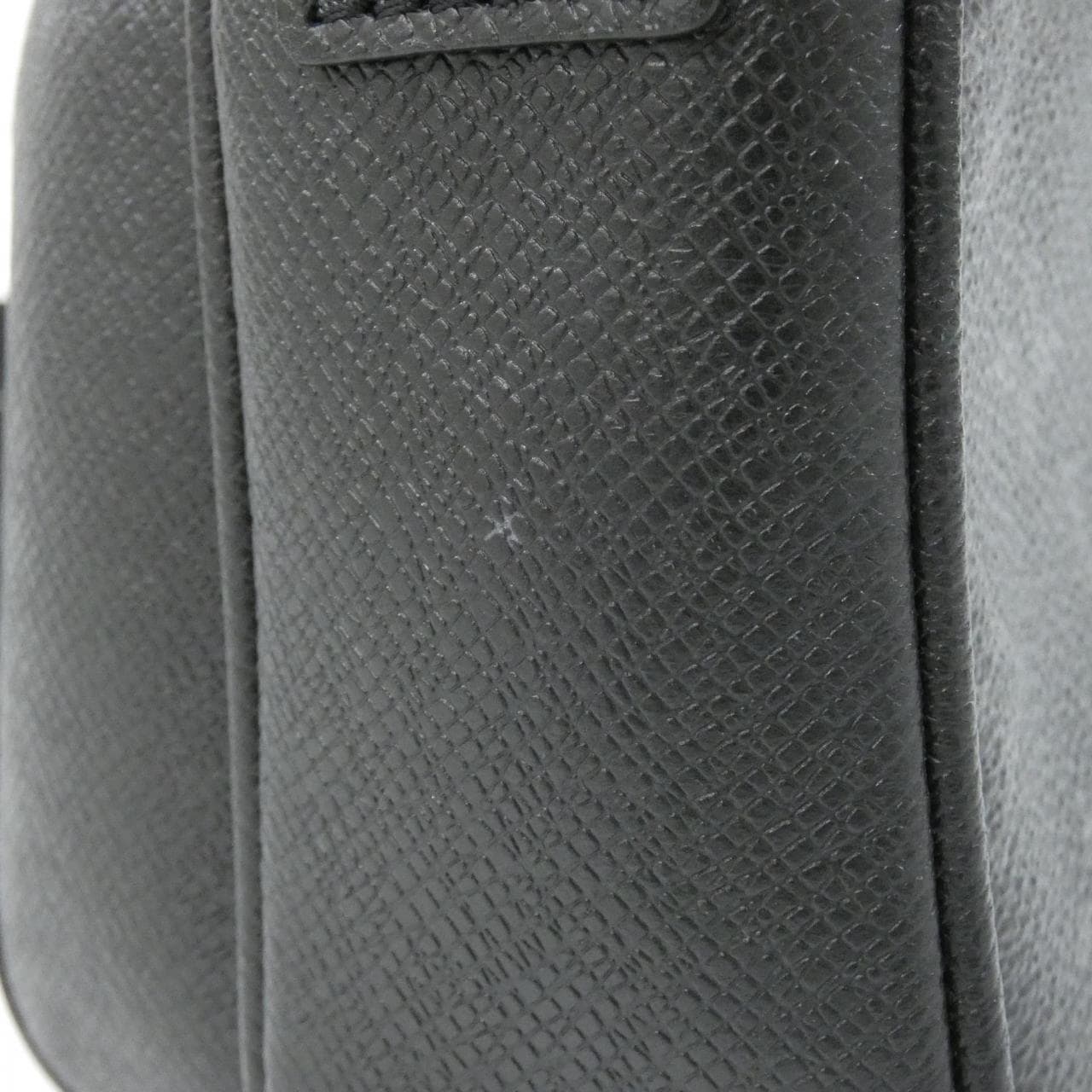 ルイヴィトン タイガ ラマ アウトドア メッセンジャー PM M30233 ショルダーバッグ