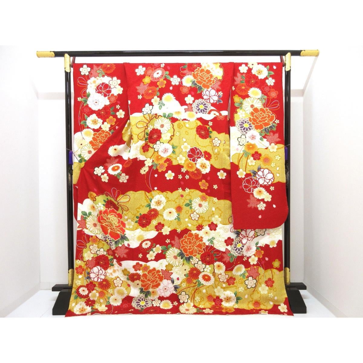 振袖　友禅加工刺繍入り