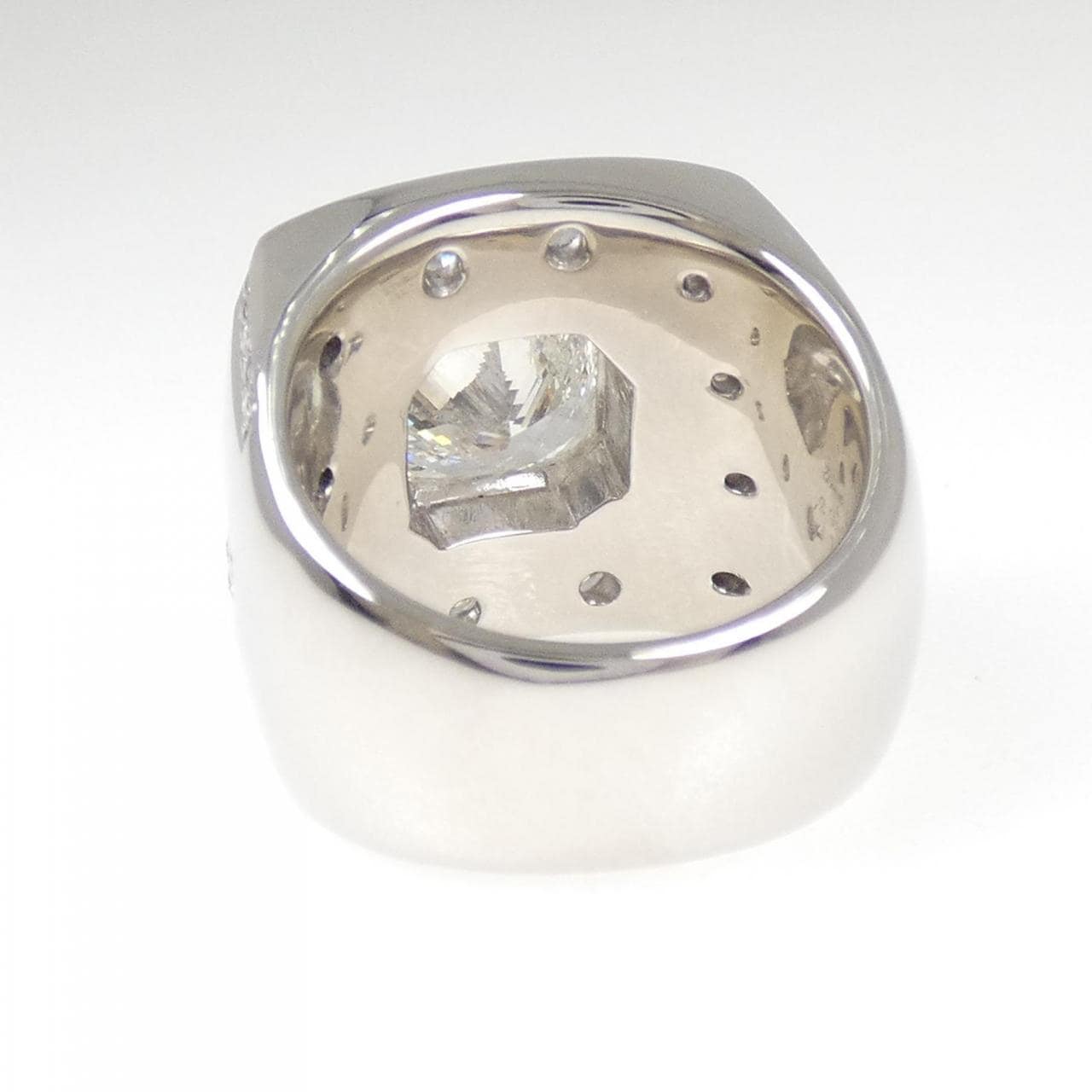 PT900 ダイヤモンド リング 2.982CT